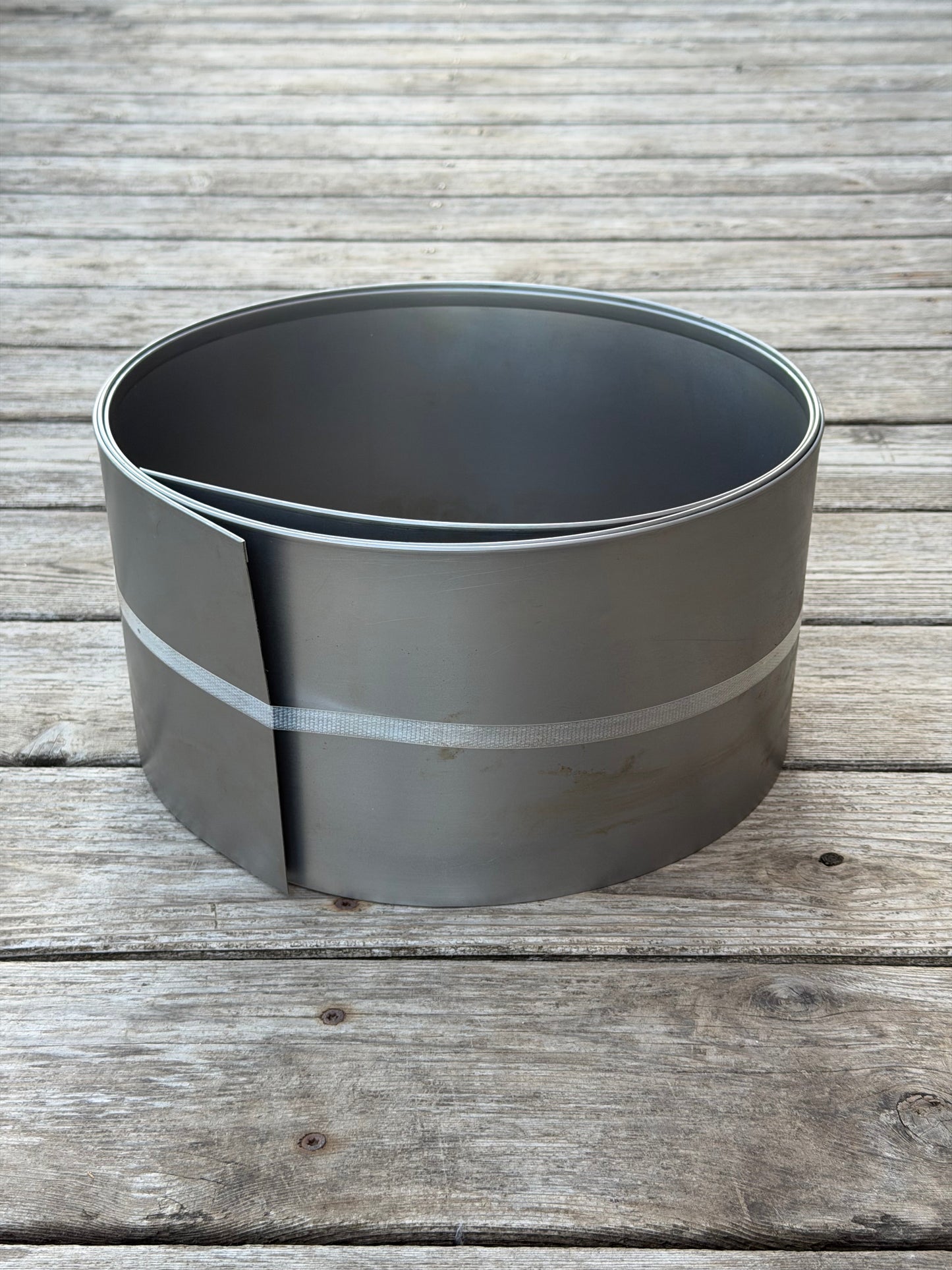 Smooth metal landscape edging